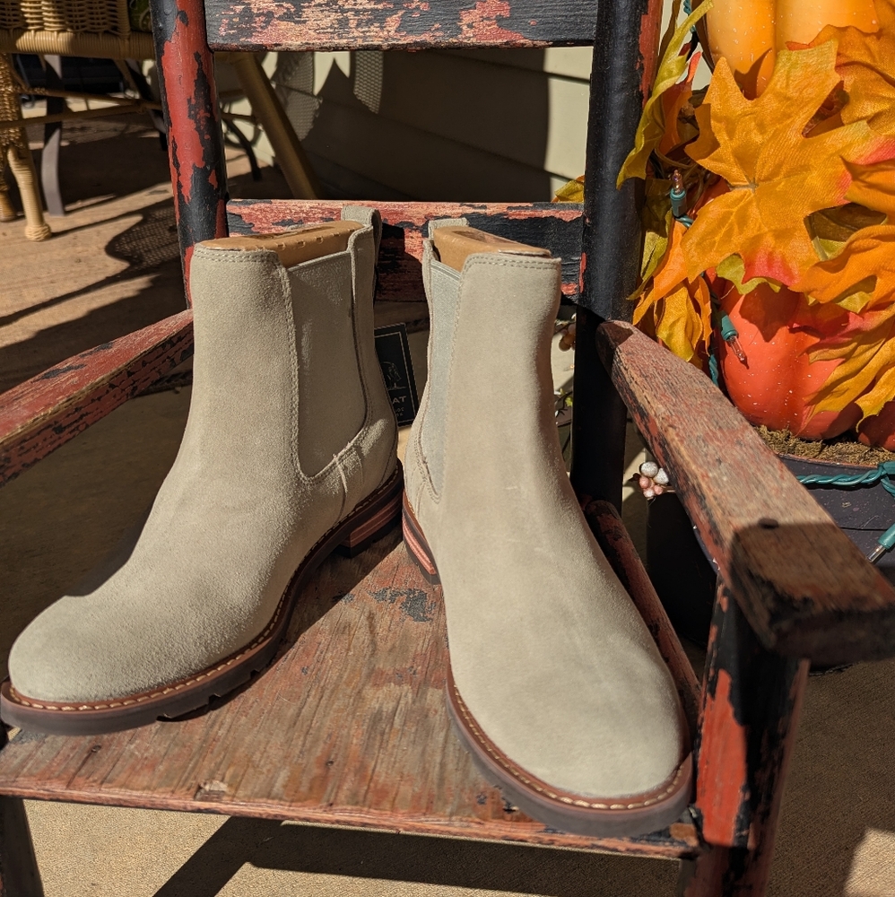 Ariat (Women's) Wexford Chelsea Size 8